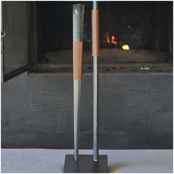 Pince à Bûches Cheminée Forgée D'une Pièce Buffadoo Michel Bras 2 Pince à Bûches Cheminée Forgée D'une Pièce Buffadoo Michel Bras – Image 2